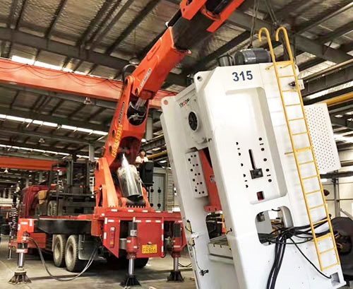 贵定附近随车吊出租，轻松解决运输难题