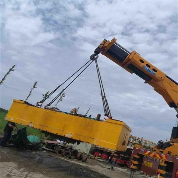 贵定随车吊吊集装箱怎么吊